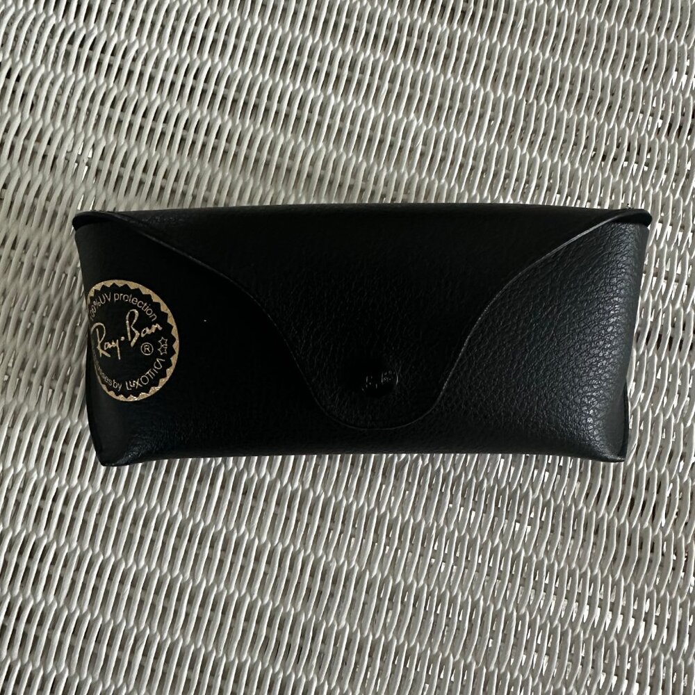 Ray-Ban Wayfarer Classic Sunglasses - Picture 5 of 11